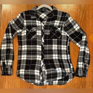Romeo & Juliet Couture Long Sleeve Flannel - Size S